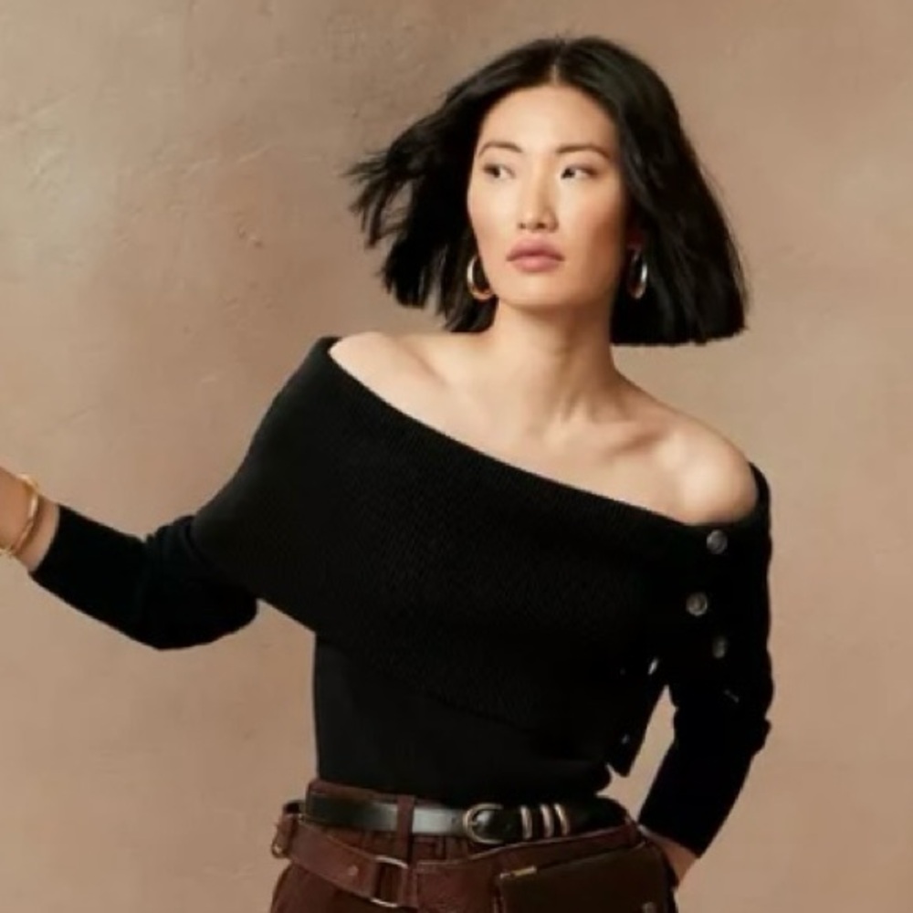 NWOT Banana Republic off-the-shoulder ribbed sweater with button detail.